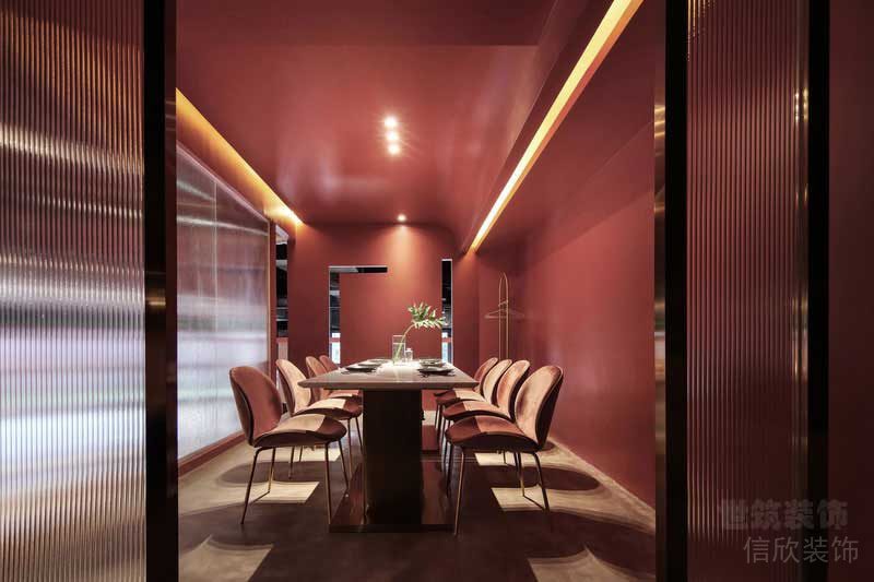 后現(xiàn)代輕奢風(fēng)格餐飲空間特色包房