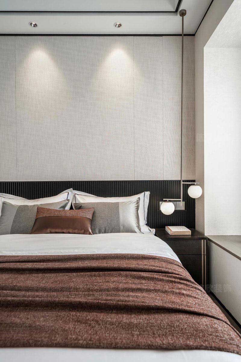 臥室黑色與灰色搭配的設(shè)計(jì)圖