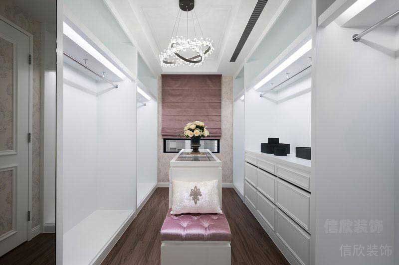 現(xiàn)代風格家居臥室衣帽間