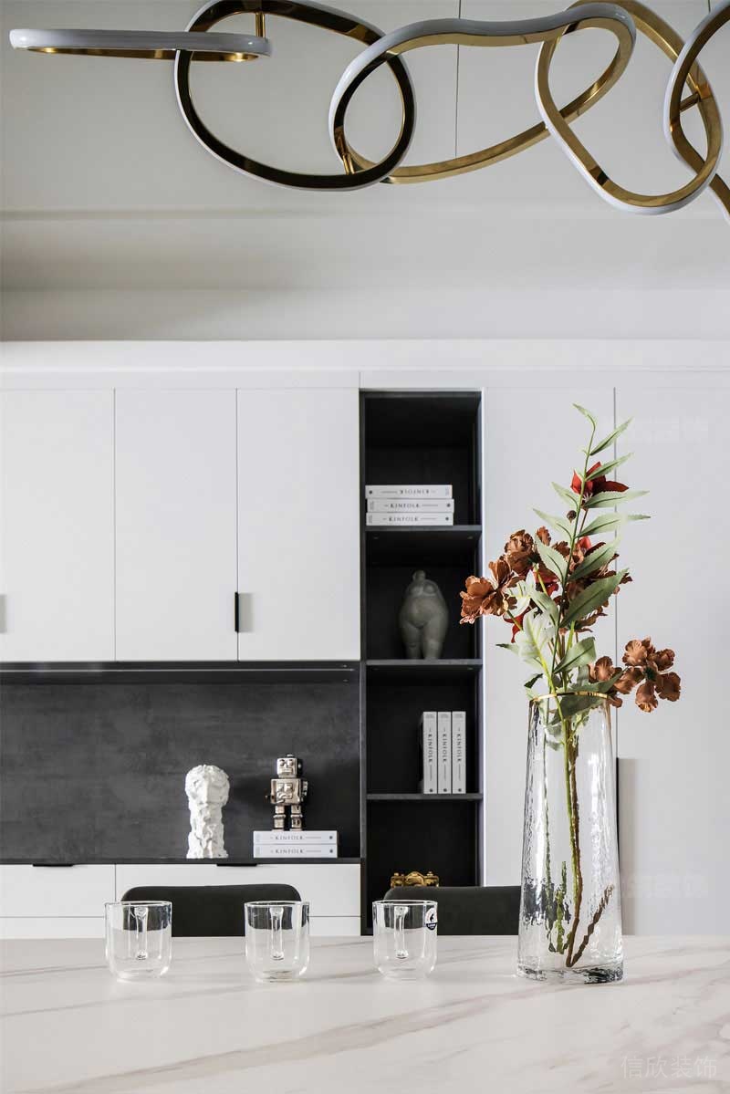 現(xiàn)代極簡風(fēng)格家居樣板間餐廳嵌入式裝飾柜