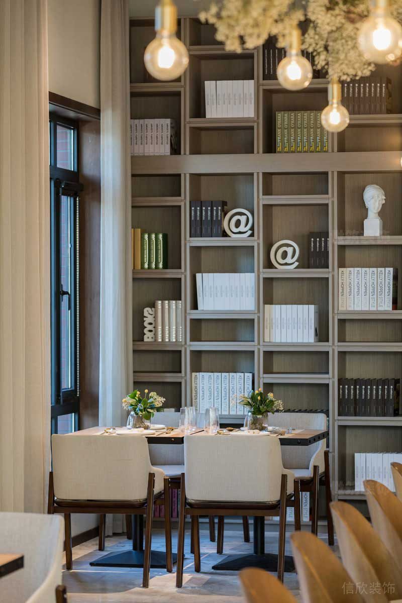 現(xiàn)代簡約風(fēng)別墅空間餐廳