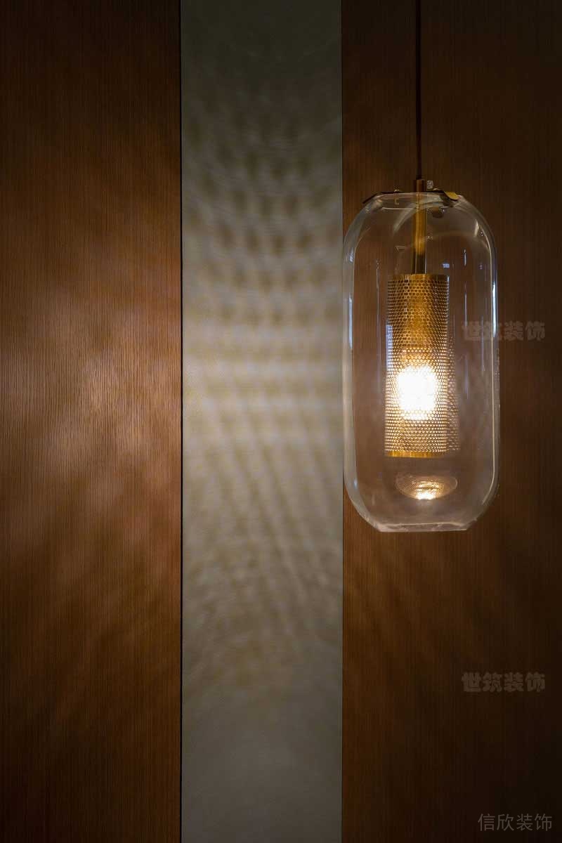 現(xiàn)代輕奢風格臥室床頭柜小吊燈