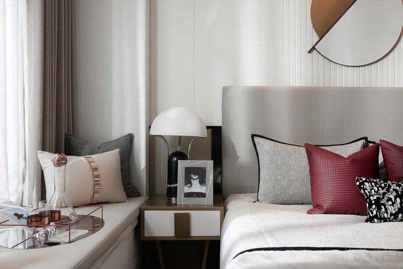 現(xiàn)代輕奢風家居臥室床頭柜