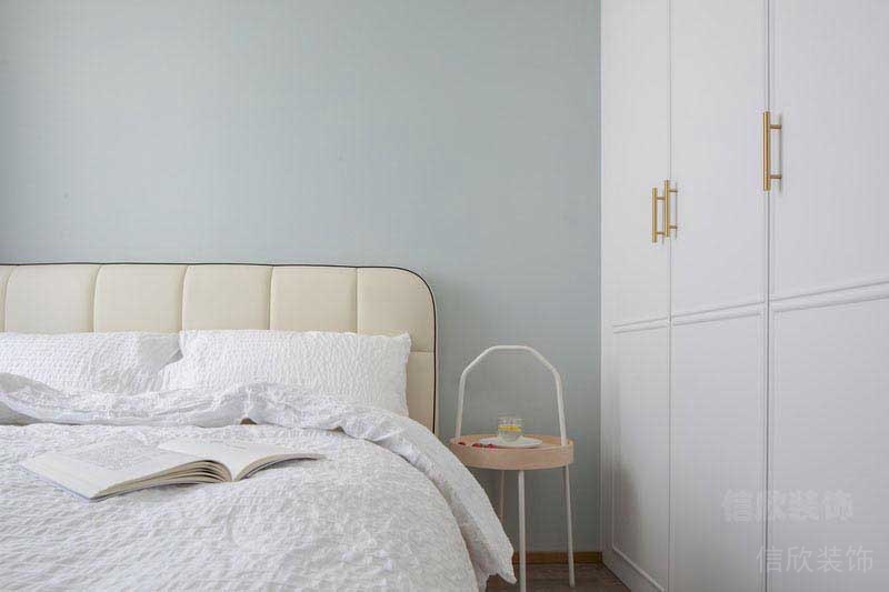 新房現(xiàn)代輕奢風臥室效果圖