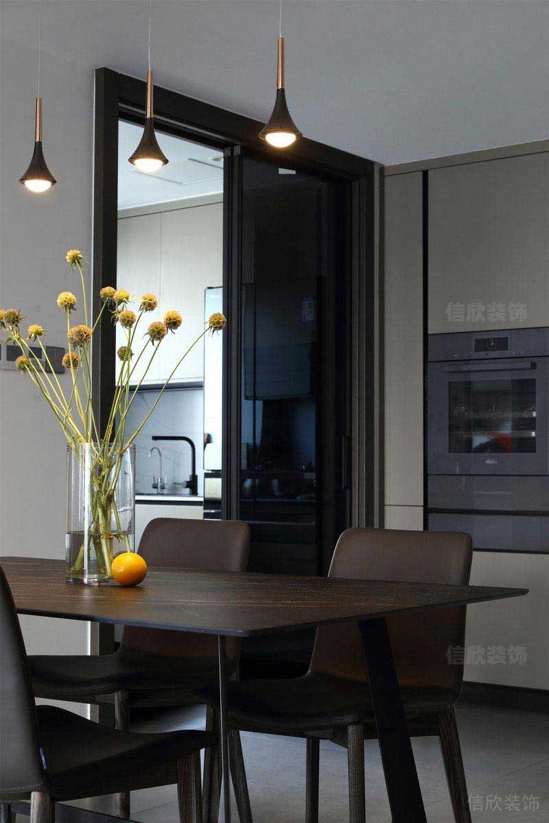 新居現(xiàn)代簡約風(fēng)餐廳效果圖 (3)