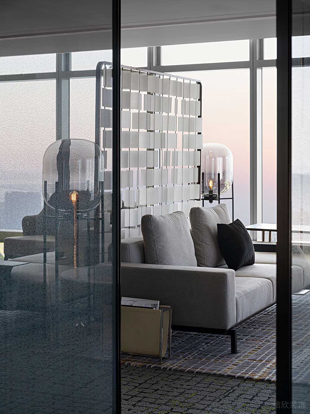 現(xiàn)代風(fēng)格商務(wù)辦公場(chǎng)所洽談會(huì)客室裝修圖