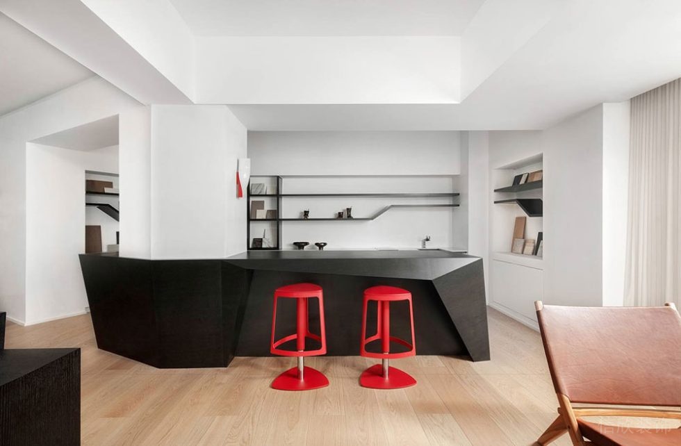 現(xiàn)代風(fēng)格商務(wù)辦公室特色茶水間裝修圖