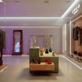 深圳市南山區后?，F代服裝專賣店裝修設計大廳
