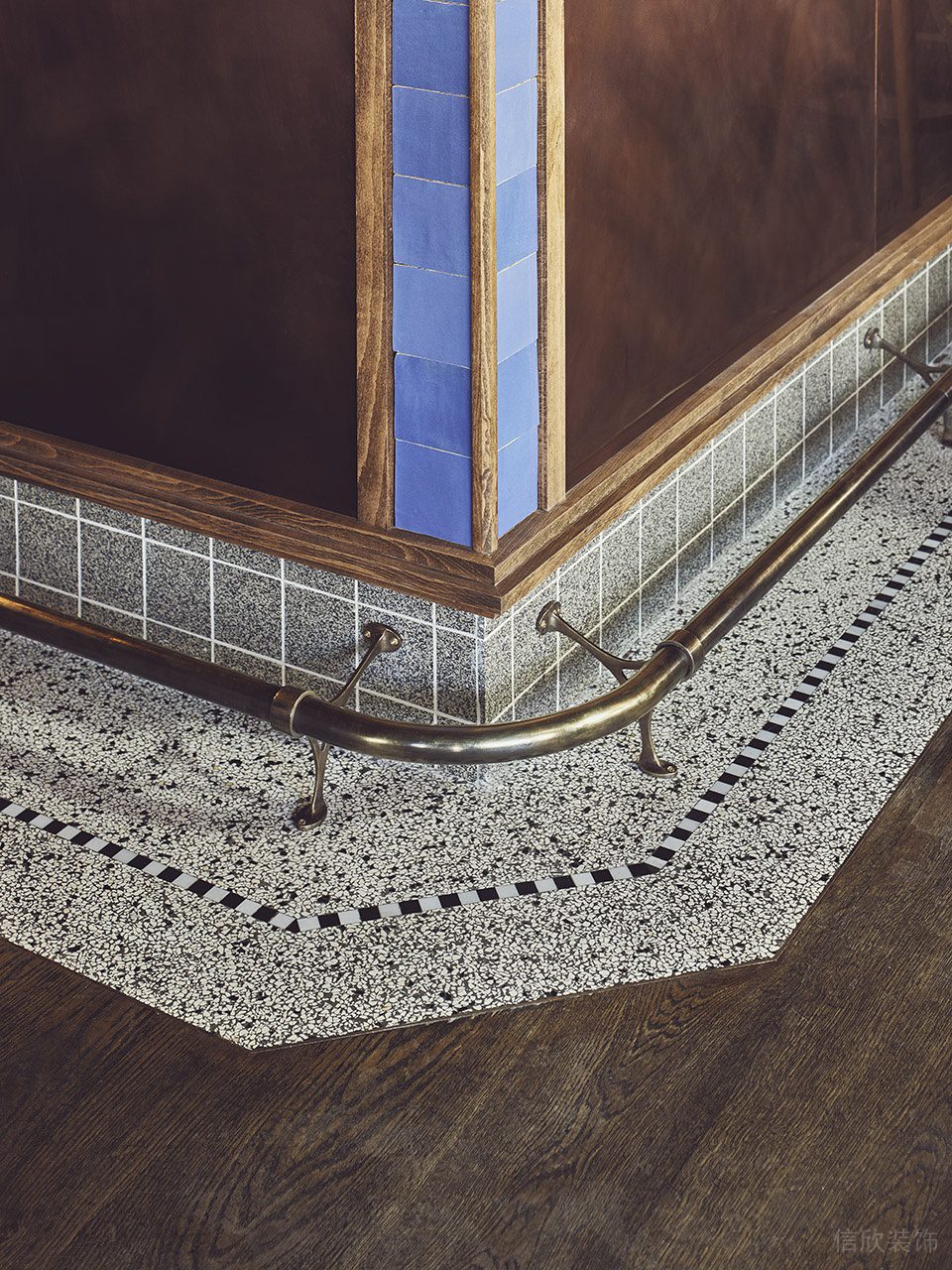 深圳南山街角酒吧店鋪踢腳線細(xì)節(jié)裝修設(shè)計